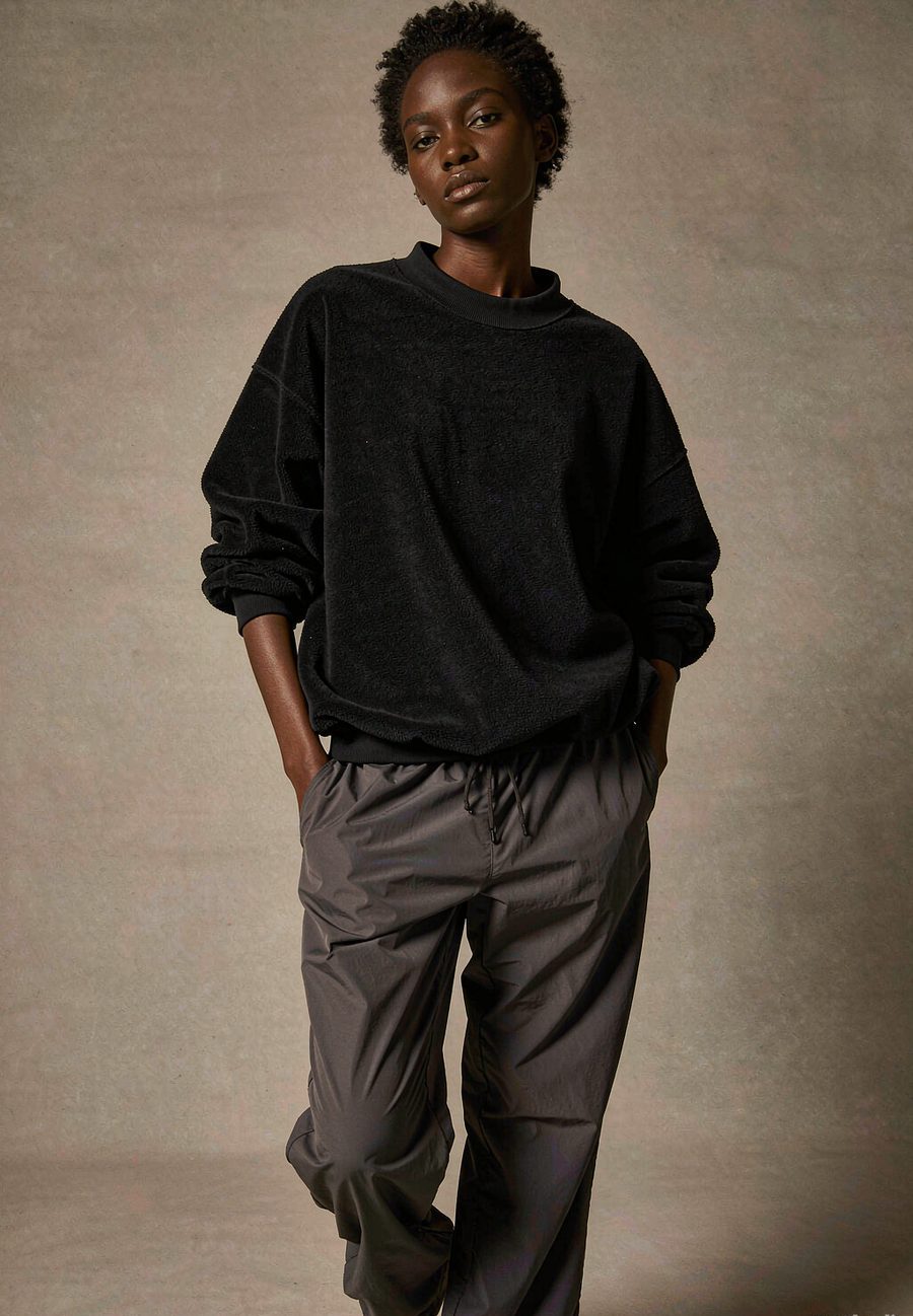 "Night Out" Heavyweight Crewneck in Black - Black